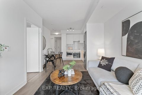 Photo 14 at 2011 - 99 Broadway Avenue, Mount Pleasant West, Toronto