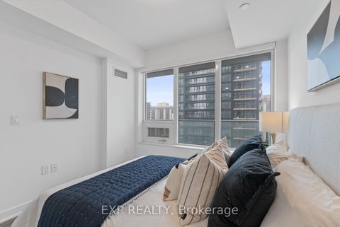 Photo 19 at 2011 - 99 Broadway Avenue, Mount Pleasant West, Toronto