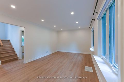 Photo 4 at 150 Upper Canada Drive, Windfields, Toronto