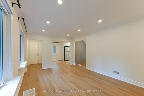 Photo 5 at 150 Upper Canada Drive, Windfields, Toronto