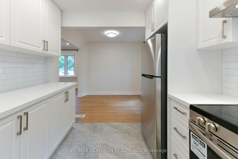 Photo 14 at 150 Upper Canada Drive, Windfields, Toronto