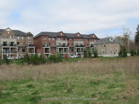 Photo 14 at 13 - 196 Pine Grove Road, Islington Woods, Vaughan
