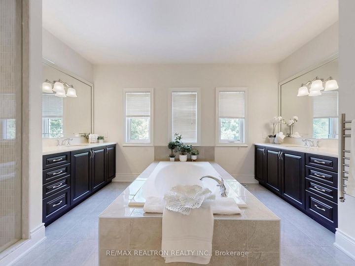 Photo 23 at 80 Annsleywood Court, Kleinburg, Vaughan
