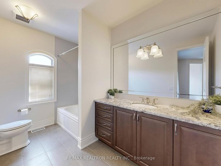 Photo 28 at 80 Annsleywood Court, Kleinburg, Vaughan