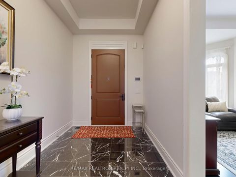 Photo 3 at 80 Annsleywood Court, Kleinburg, Vaughan