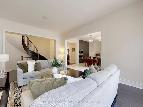 Photo 6 at 80 Annsleywood Court, Kleinburg, Vaughan