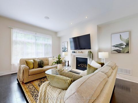 Photo 7 at 80 Annsleywood Court, Kleinburg, Vaughan