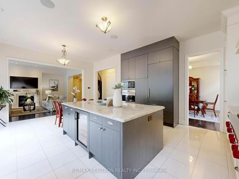 Photo 11 at 80 Annsleywood Court, Kleinburg, Vaughan