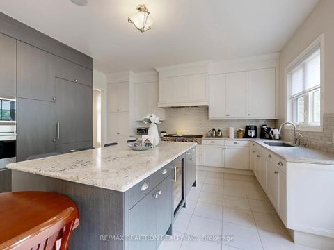 Photo 12 at 80 Annsleywood Court, Kleinburg, Vaughan