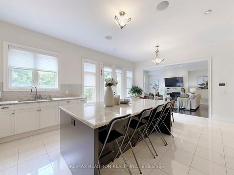 Photo 13 at 80 Annsleywood Court, Kleinburg, Vaughan