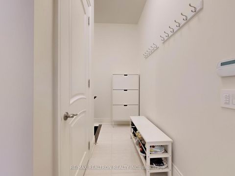 Photo 17 at 80 Annsleywood Court, Kleinburg, Vaughan