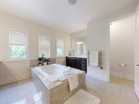 Photo 25 at 80 Annsleywood Court, Kleinburg, Vaughan