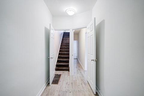 Photo 2 at 1000 Dundas Street W, Bellwoods, Toronto Photo 2 at 1000 Dundas Street W, Bellwoods, Toronto