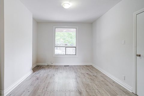 Photo 4 at 1000 Dundas Street W, Bellwoods, Toronto