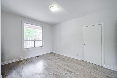 Photo 5 at 1000 Dundas Street W, Bellwoods, Toronto