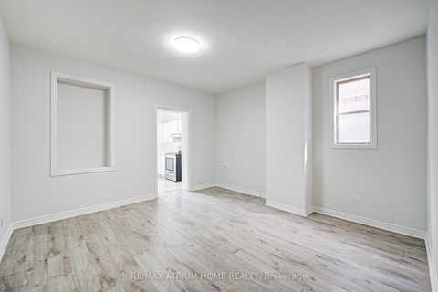 Photo 10 at 1000 Dundas Street W, Bellwoods, Toronto