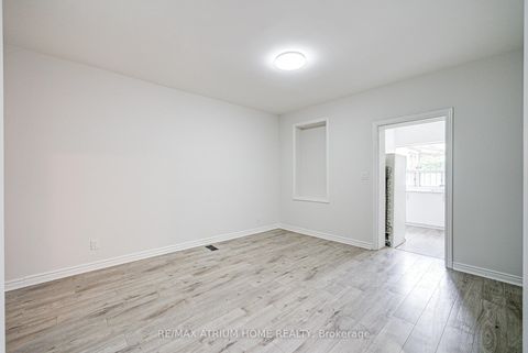 Photo 13 at 1000 Dundas Street W, Bellwoods, Toronto