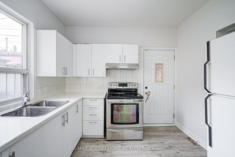 Photo 16 at 1000 Dundas Street W, Bellwoods, Toronto