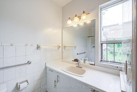 Photo 18 at 1000 Dundas Street W, Bellwoods, Toronto