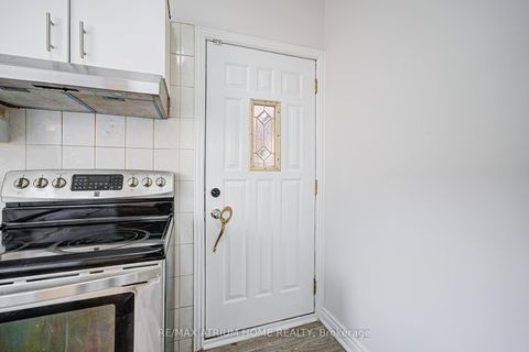 Photo 22 at 1000 Dundas Street W, Bellwoods, Toronto