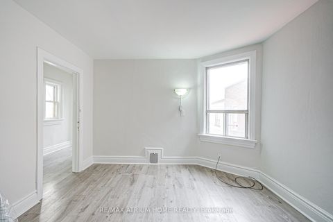 Photo 31 at 1000 Dundas Street W, Bellwoods, Toronto