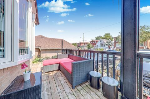 Photo 5 at 26 North Bonnington Avenue, Birchmount, Toronto