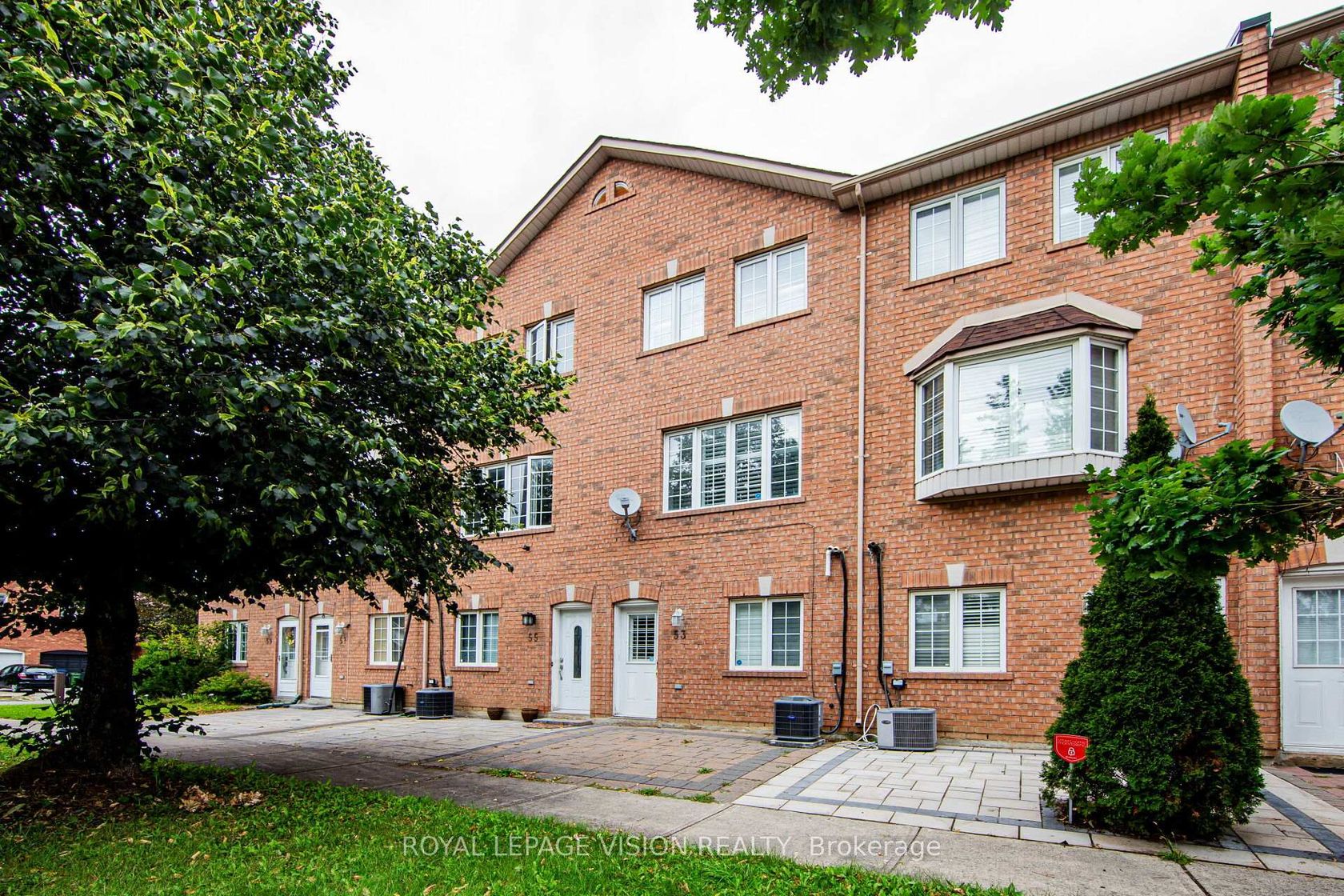 53 Hobson Avenue, Victoria Village, Toronto 