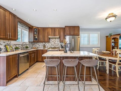 Photo 6 at 21 Pylon Place, Old Rexdale, Toronto