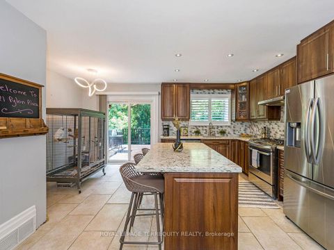 Photo 8 at 21 Pylon Place, Old Rexdale, Toronto