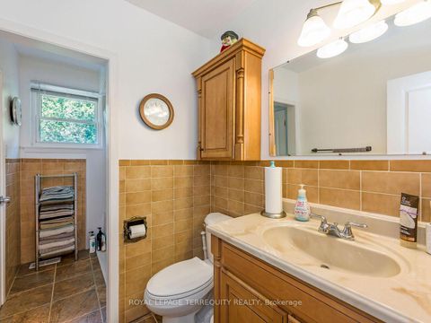 Photo 9 at 21 Pylon Place, Old Rexdale, Toronto