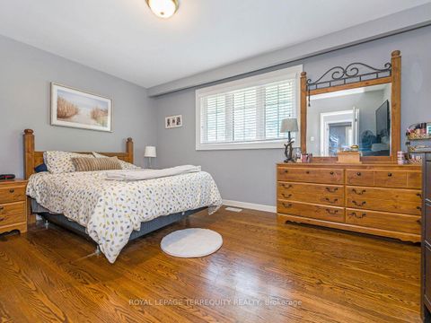 Photo 11 at 21 Pylon Place, Old Rexdale, Toronto
