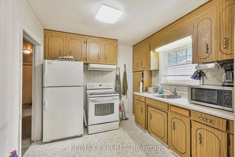 Photo 11 at 17 Brinloor Boulevard, Scarborough Village, Toronto
