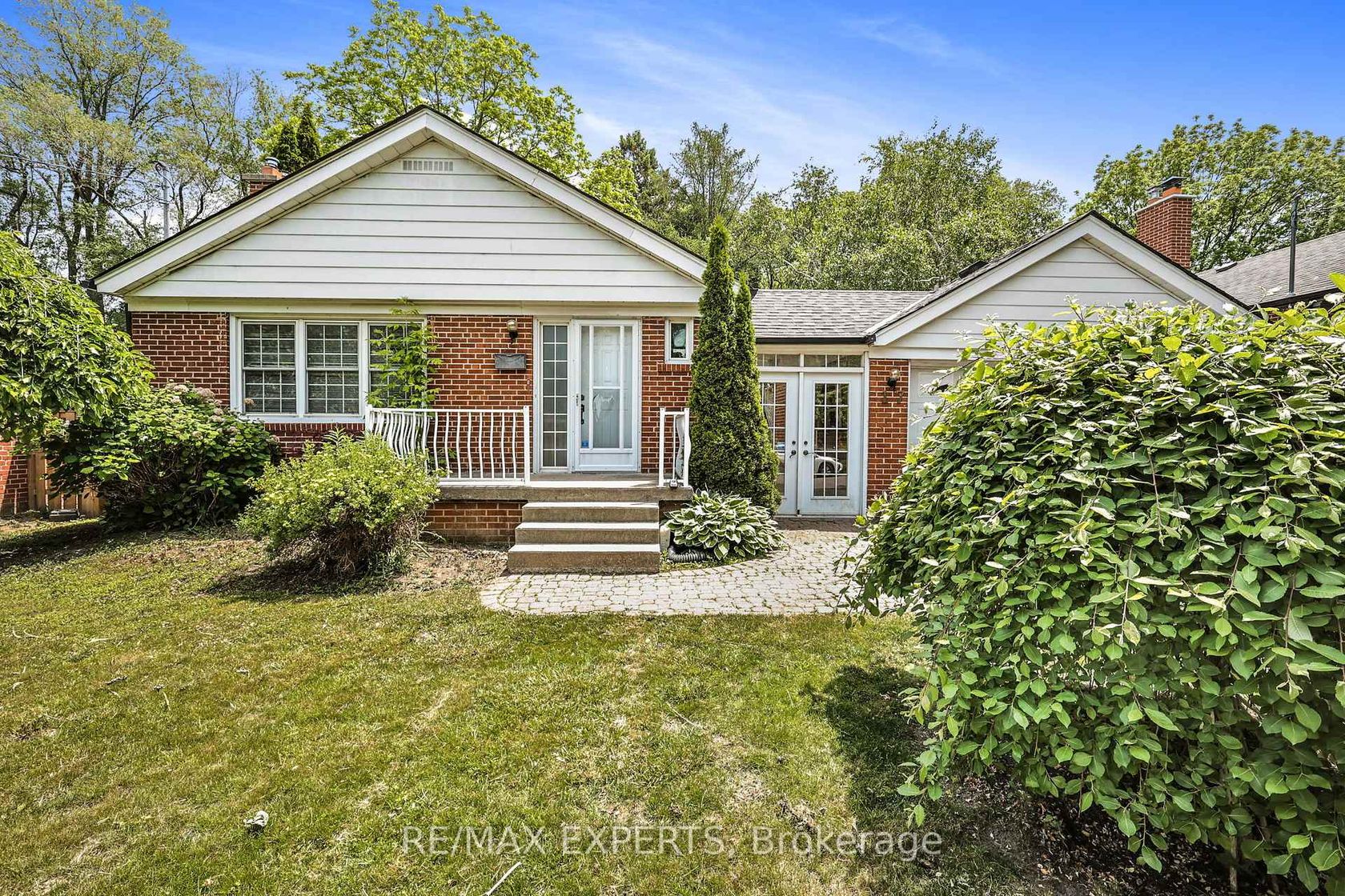 17 Brinloor Boulevard, Scarborough Village, Toronto 