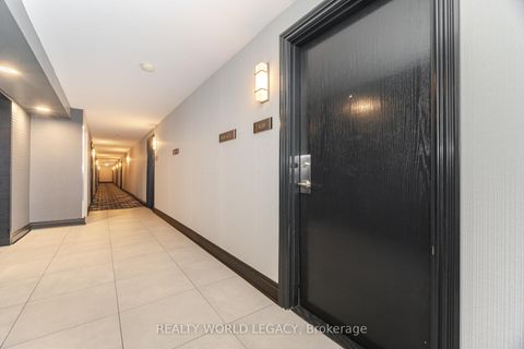 Photo 5 at 610 - 1720 Eglinton Avenue E, Victoria Village, Toronto