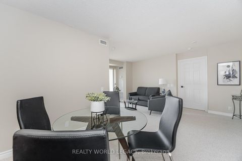 Photo 13 at 610 - 1720 Eglinton Avenue E, Victoria Village, Toronto