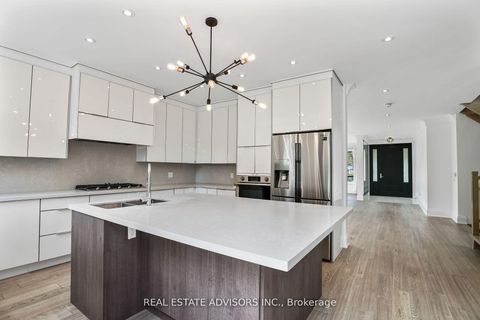Photo 10 at 69 Fenwood Heights, Cliffcrest, Toronto