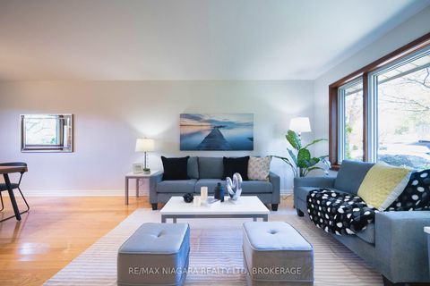 Photo 3 at 55 North Hills Terrace, Don Mills, Toronto
