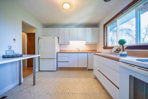 Photo 13 at 55 North Hills Terrace, Don Mills, Toronto