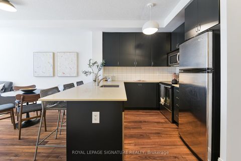 Photo 2 at 1007 - 560 Front Street W, Waterfront Communities C1, Toronto
