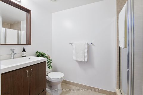 Photo 8 at 1007 - 560 Front Street W, Waterfront Communities C1, Toronto
