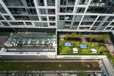 Photo 13 at 1007 - 560 Front Street W, Waterfront Communities C1, Toronto