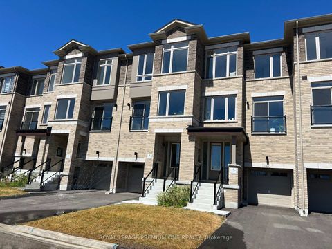 Photo 1 at 40 Tennant Circle N, Vellore Village, Vaughan