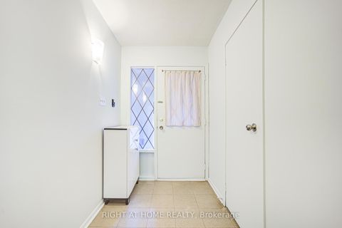 Photo 4 at 44 - 55 Brimwood Boulevard, Agincourt North, Toronto