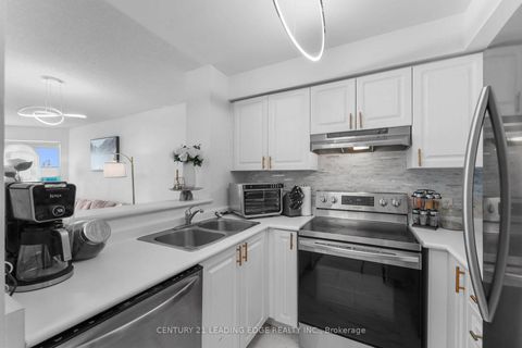 Photo 4 at 1609 - 11 Lee Centre Drive, Woburn, Toronto