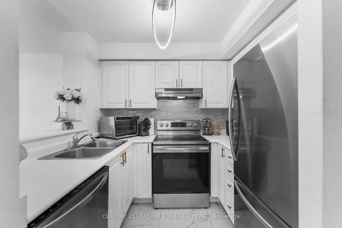 Photo 5 at 1609 - 11 Lee Centre Drive, Woburn, Toronto