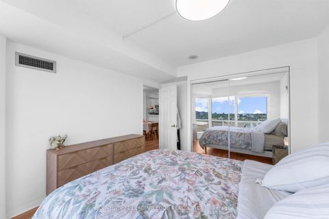 Photo 10 at 1609 - 11 Lee Centre Drive, Woburn, Toronto