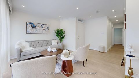 Photo 5 at 446 Lynett Crescent, Crosby, Richmond Hill