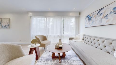 Photo 6 at 446 Lynett Crescent, Crosby, Richmond Hill