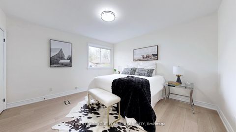 Photo 14 at 446 Lynett Crescent, Crosby, Richmond Hill