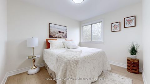 Photo 18 at 446 Lynett Crescent, Crosby, Richmond Hill